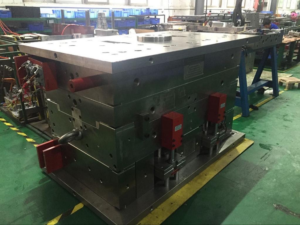 Hot Runner Mold