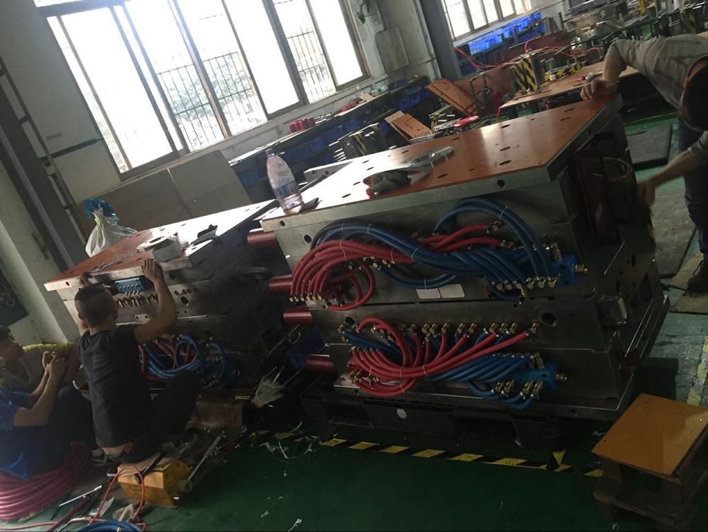 Hot Runner Mould