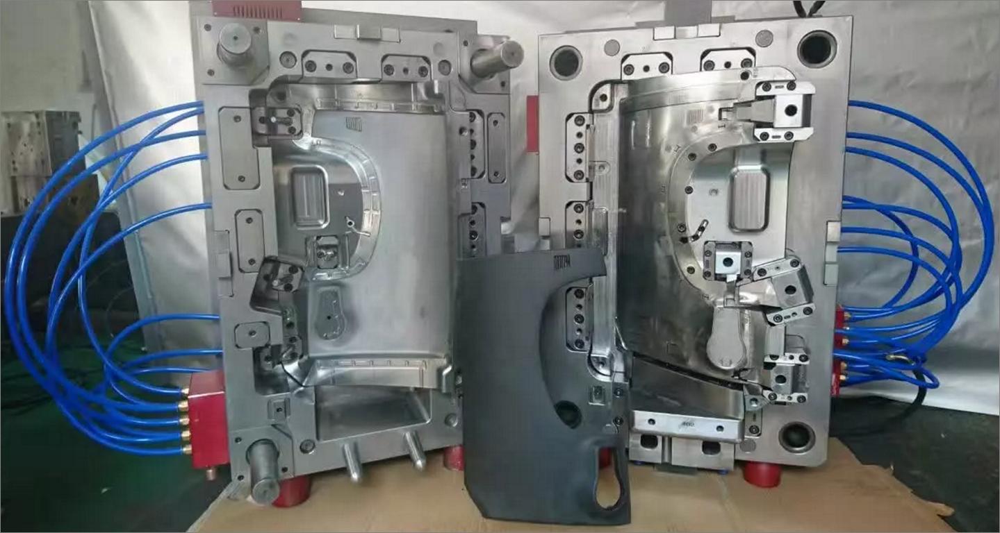 Hot Runner Mold Manu